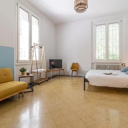 Spacious 7-guest In Bologna