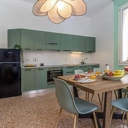 Spacious 7-guest In Apartment